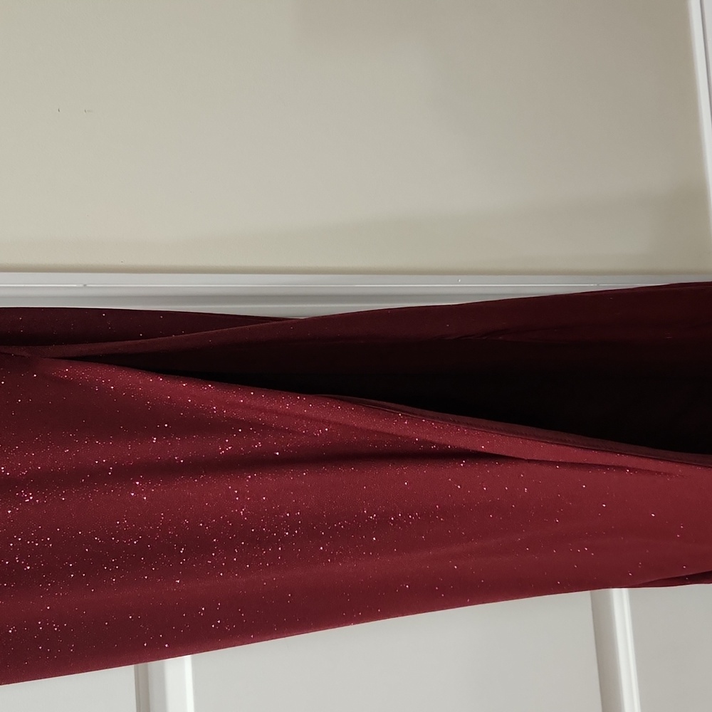 Windsor Wine Gown with Glitter Accents - Picture 7 of 7
